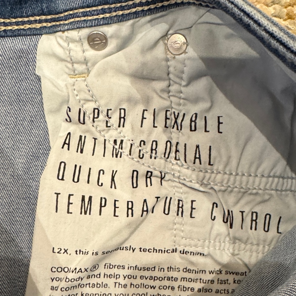Duer Performance Jeans - Picture 10 of 11